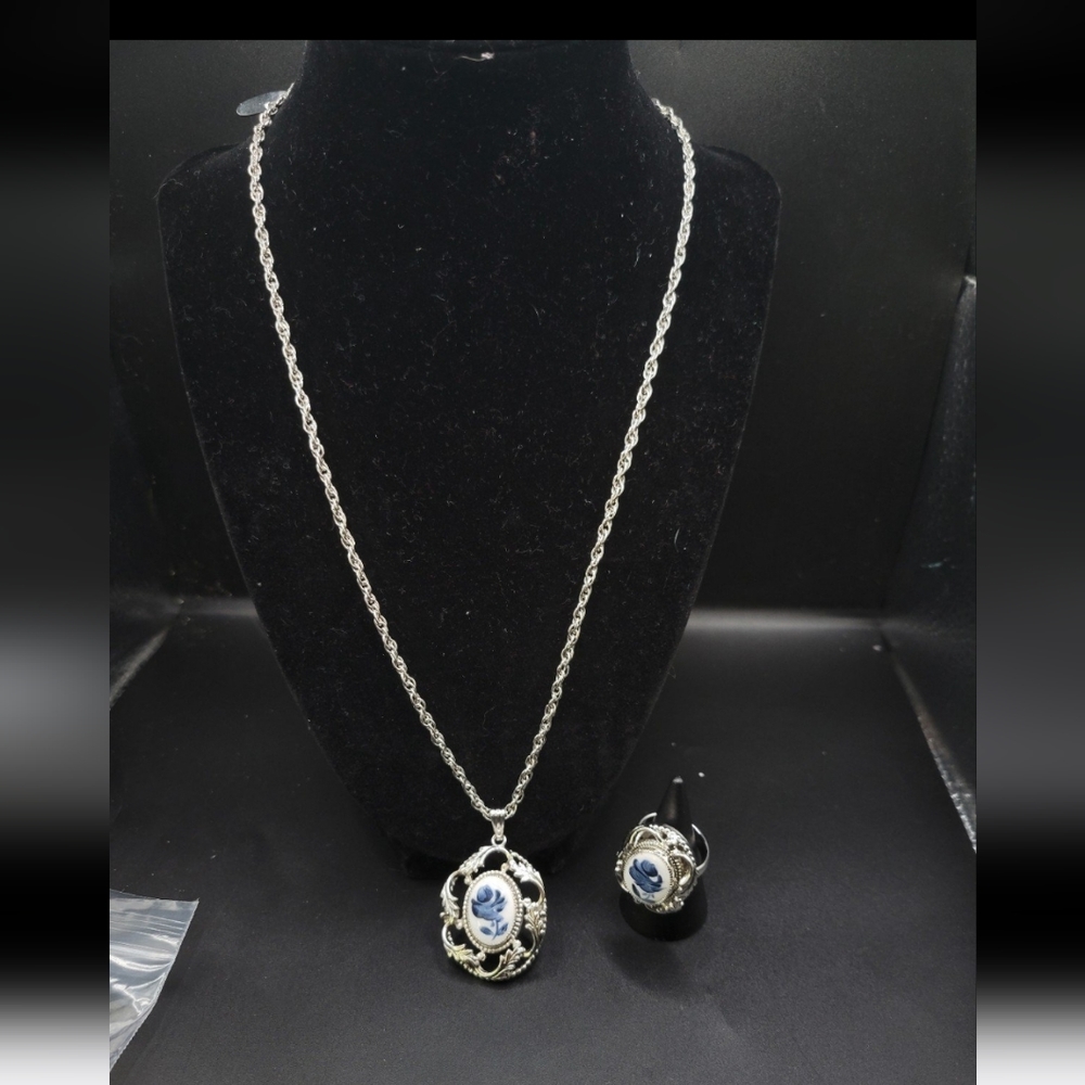 Vintage Whiting and Davis rare hand painted blue rose Porcelain silver set - Picture 9 of 10